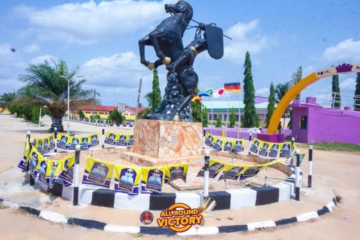 Victory statue and landscaped roundabout at Monarch University